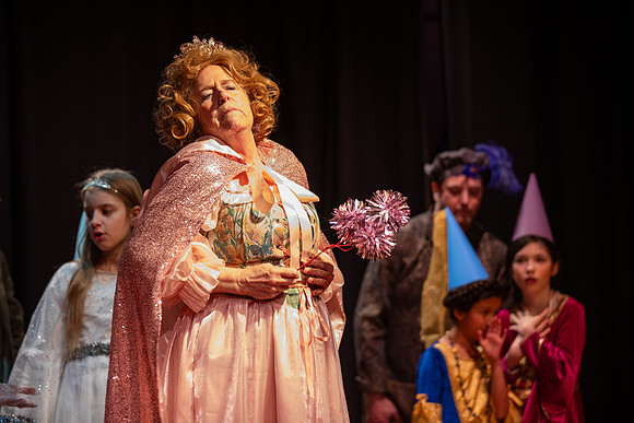 4P8A4633photoDanielCojanu_UnderCurrentProductions_hi_res