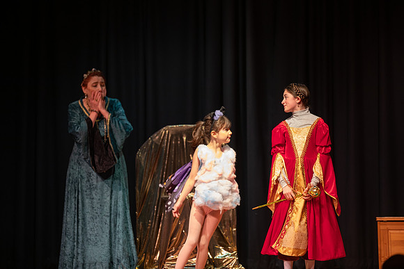 4P8A4643photoDanielCojanu_UnderCurrentProductions_hi_res