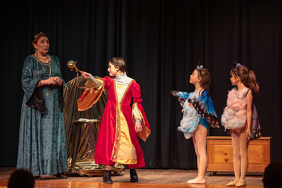 4P8A4649photoDanielCojanu_UnderCurrentProductions_hi_res