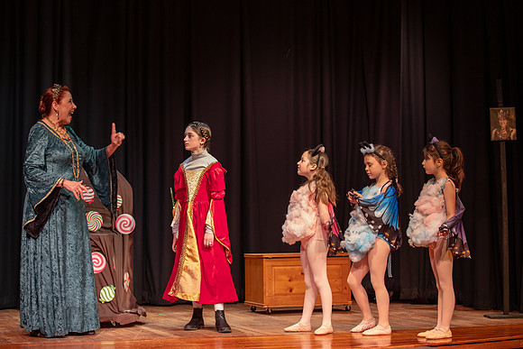 4P8A4657photoDanielCojanu_UnderCurrentProductions_hi_res