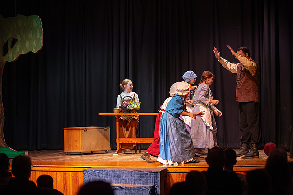 4P8A4715photoDanielCojanu_UnderCurrentProductions_hi_res