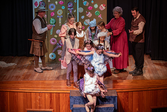 4P8A4786photoDanielCojanu_UnderCurrentProductions_hi_res