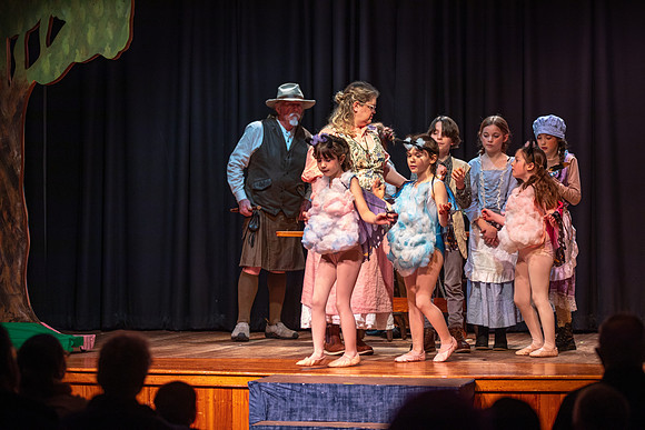 4P8A4798photoDanielCojanu_UnderCurrentProductions_hi_res