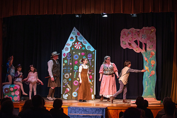 4P8A4803photoDanielCojanu_UnderCurrentProductions_hi_res