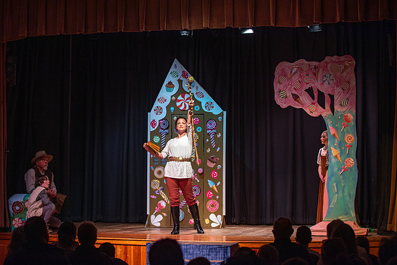 4P8A4805photoDanielCojanu_UnderCurrentProductions_hi_res