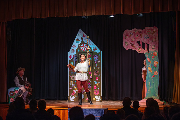 4P8A4806photoDanielCojanu_UnderCurrentProductions_hi_res