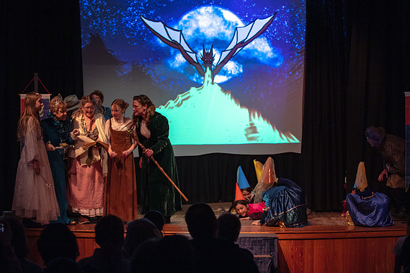 4P8A4831photoDanielCojanu_UnderCurrentProductions_hi_res