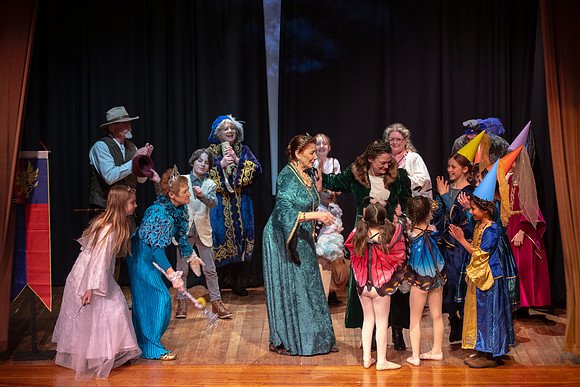 4P8A4838photoDanielCojanu_UnderCurrentProductions_hi_res