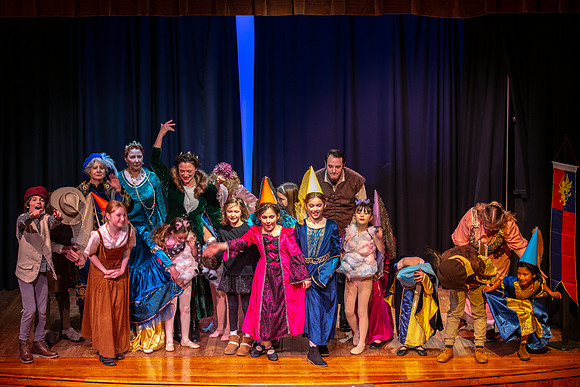 4P8A4907photoDanielCojanu_UnderCurrentProductions_hi_res