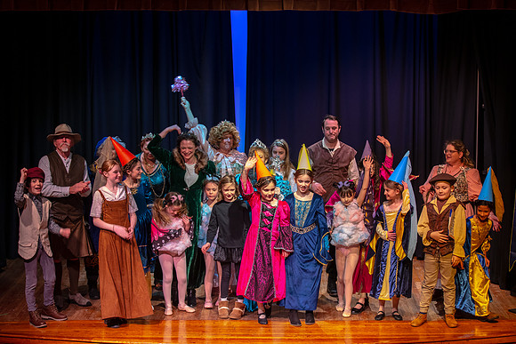 4P8A4910photoDanielCojanu_UnderCurrentProductions_hi_res