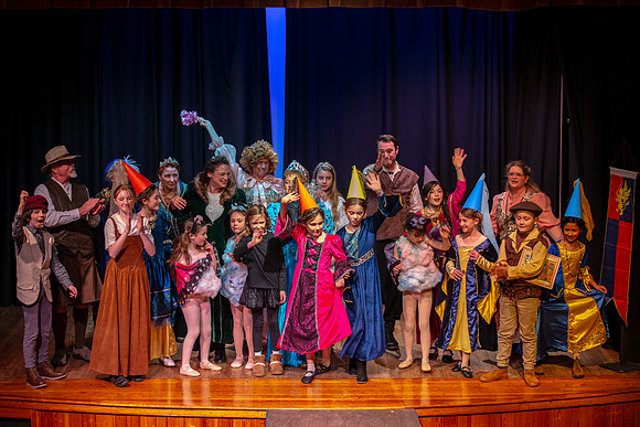 4P8A4911photoDanielCojanu_UnderCurrentProductions_hi_res