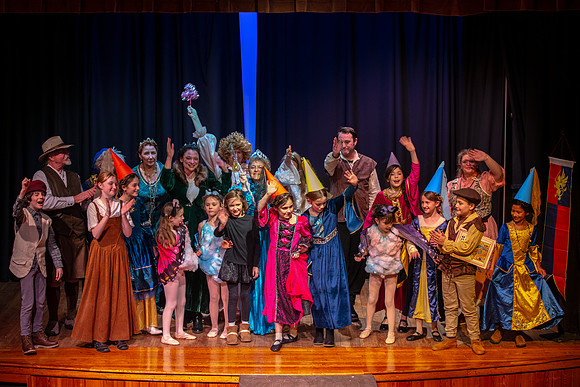 4P8A4912photoDanielCojanu_UnderCurrentProductions_hi_res