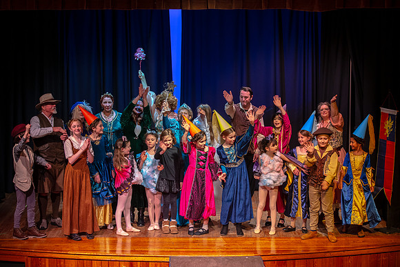 4P8A4913photoDanielCojanu_UnderCurrentProductions_hi_res
