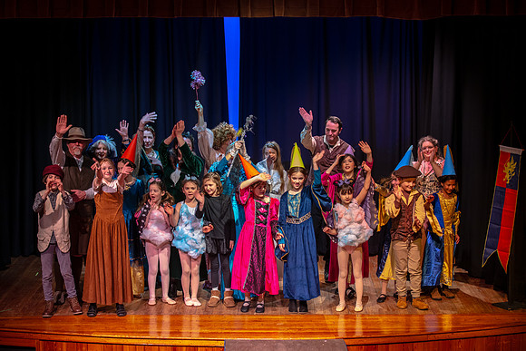 4P8A4918photoDanielCojanu_UnderCurrentProductions_hi_res